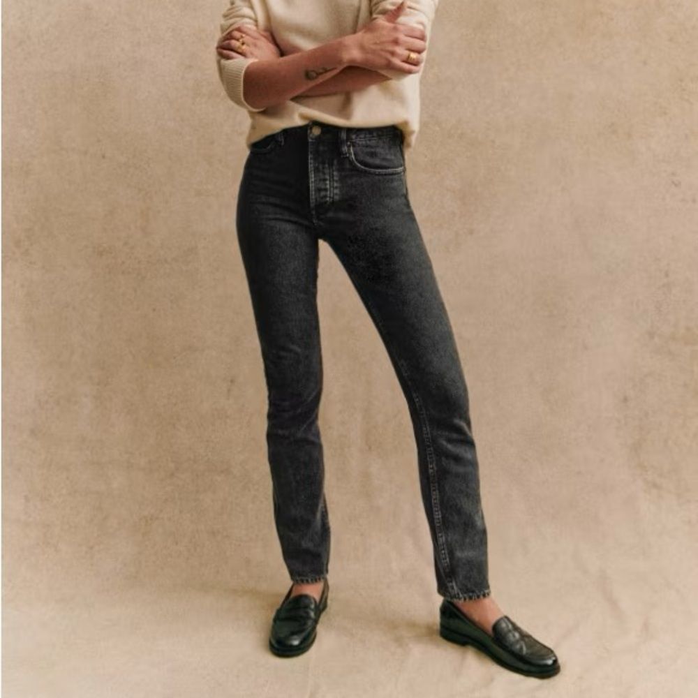Sezane High-Rise Skinny Jeans in Washed Black